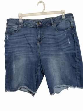 Time and Tru Distressed Mid-Blue Denim Bermuda Shorts size 18